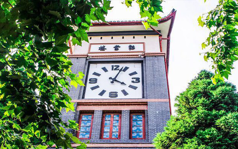 华东政法大学2025上海分数线解析及2026报考策略