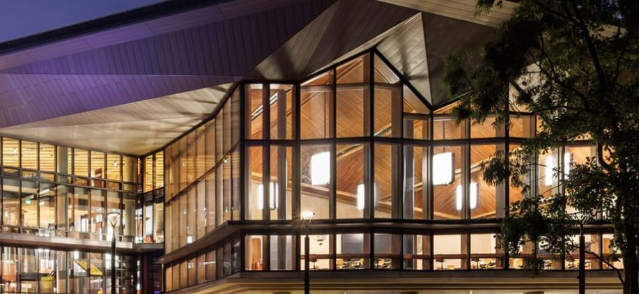 詹姆斯库克大学