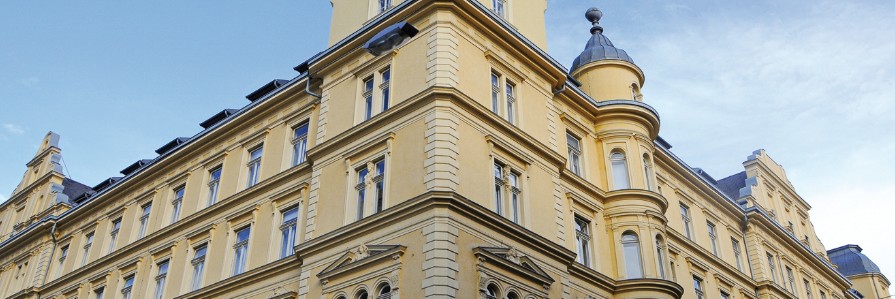 因斯布鲁克大学 (Universität Innsbruck) 因斯布鲁克大学 (Universität Innsbruck)