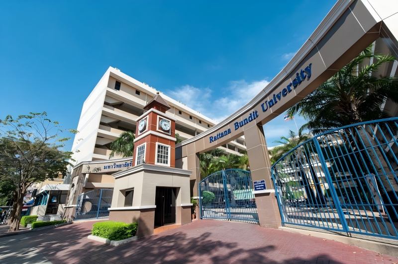 泰国工商大学学费标准